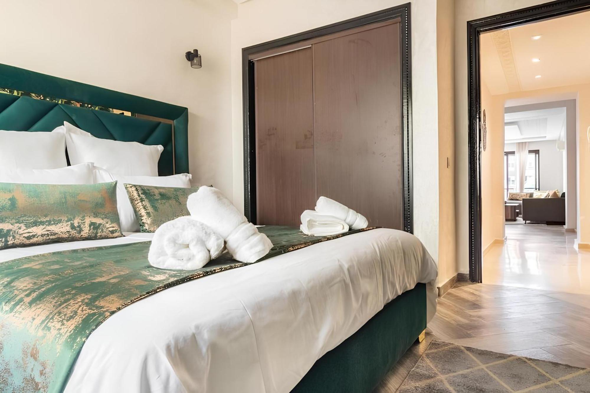 C-Appartement De Luxe Plein Centre De Gueliz Avec Piscine Parking Wifi Netflix Marrakesh Luaran gambar